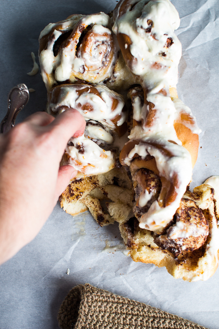 sweetoothgirl:    CHOCOLATE PULL APART ROLLS  