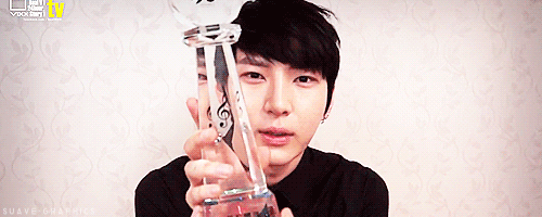 unicorngraphics:  &ldquo;Thanks for giving the award to us. Our ST☆RLIGHT!”