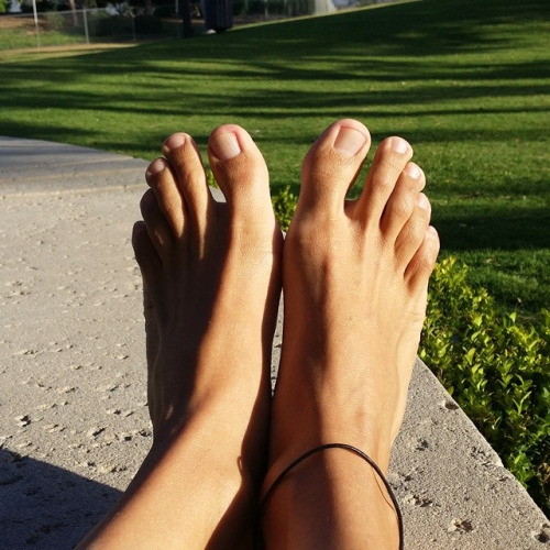 Menfeettops adult photos