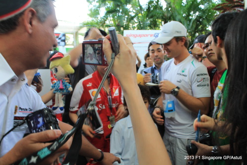 Nico Rosberg among the F1 fans during 2013 Singapore GP