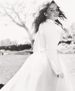 oikawahtohru-deactivated2020051:  Emilia Clarke for The Observer   