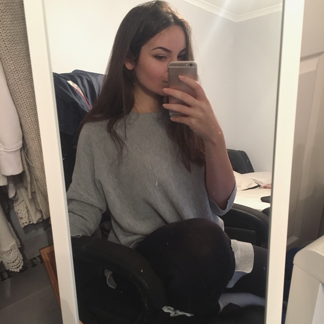 0neira:Life’s in shambles, but what’s a girl to do