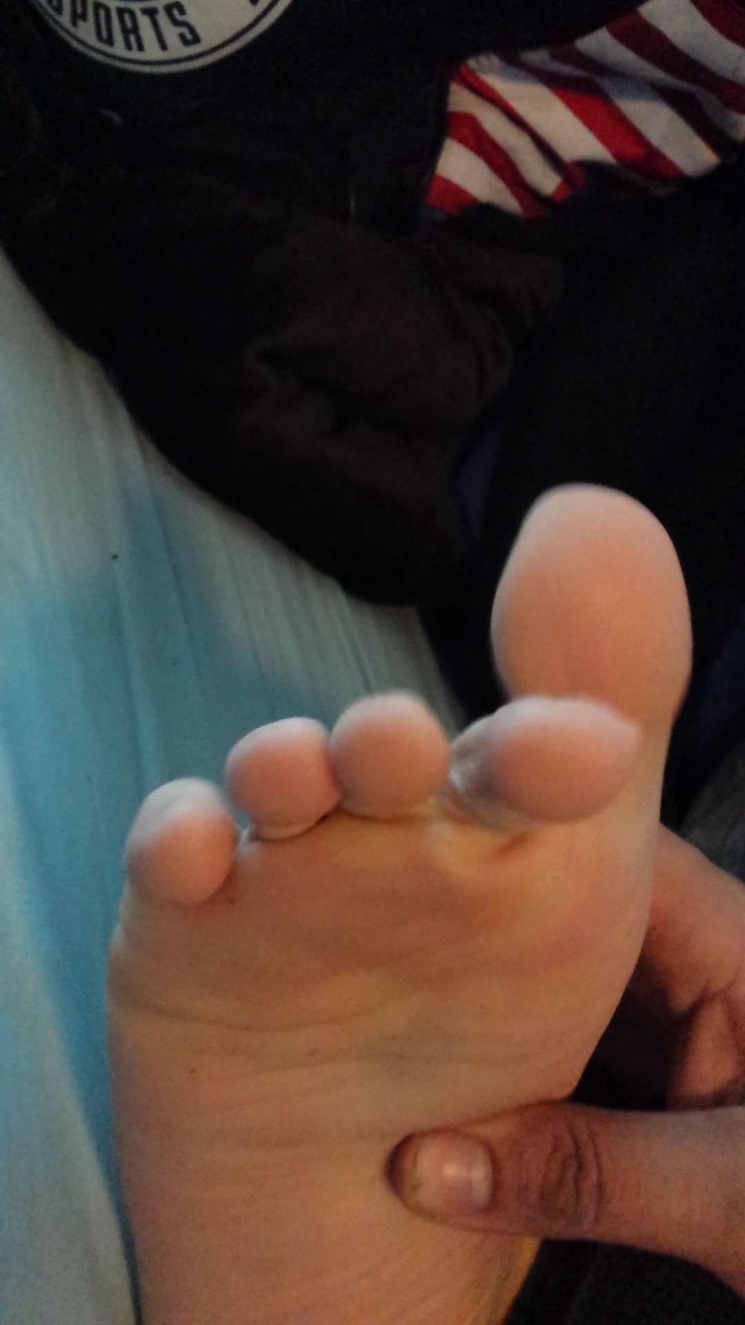 highonfeet:  More of my delicious feet. You want them so bad!