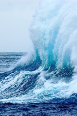 0rient-express:   Ocean | by Chrissy Villafañe.