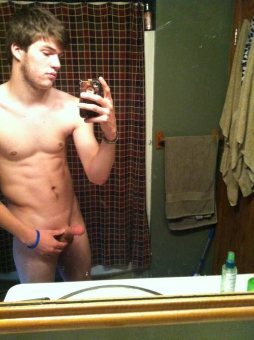 straightkikboys:  20 year old country boy, Justin Video Available (Click for Info.) Follow Straight Kik Boys for more!