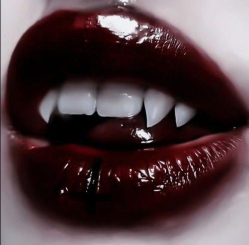 TWILLIGHT AU, NARCISSA BLACK AS A HALF VAMPIRE