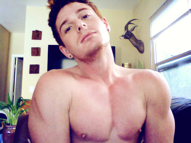 wetlust:  mirrorguy:  Bellissimo Brent! :P fraternityrow:   Yay for new Brent Corrigan