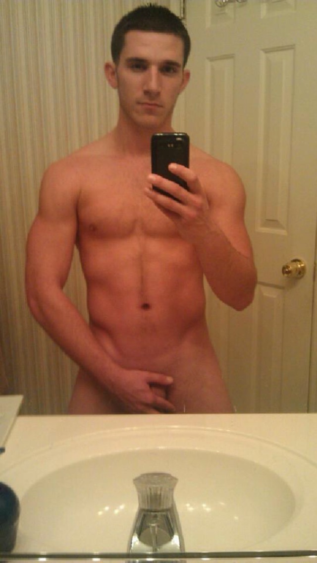 southhallspsu:  bigdawglayne:  Matt 23, South Carolina. Str8  Love the sag pics.