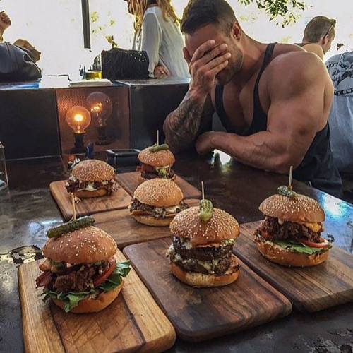 montydave:  Montydave: ‘FOOD PORN!’  ooohh.