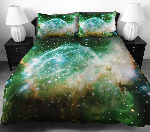 ekscentricnost:  padalesexy:  staceythinx:  Sexy space bedding available in the CBedroom