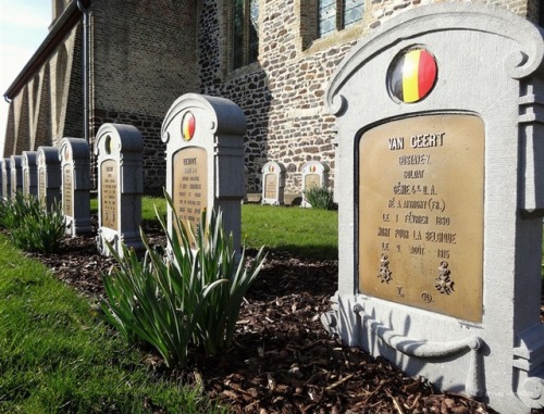 we wil never forget the men that died for belgiumwe wil remember them  14-18  40-45voor vorst voor v