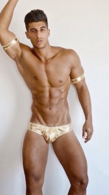 Fotos Y Videos Con Mucho Mucho.....