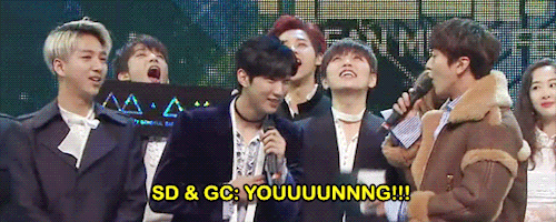 orange-sandeul:  when friends are too proud of you