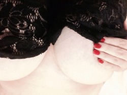 secretlifeofflea:  Black Lace &amp; Red Nails….can’t go wrong