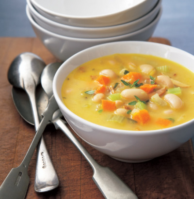 Tuscan White Bean Soup
This soup is hard to stop eating after the first bowl—the earthy flavours inevitably leave me wanting more. Pair it with your favourite sandwich for a complete meal.
Get the recipe: http://bit.ly/1hYQC55
