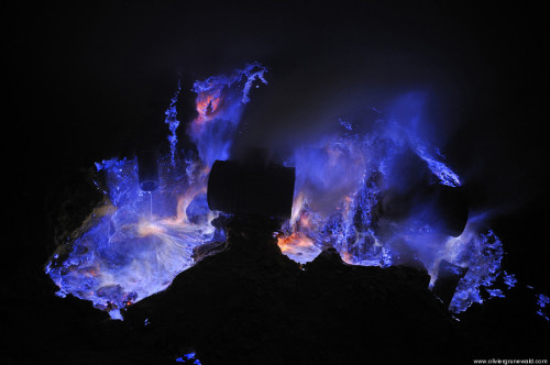 life-globe:  Electric Blue Lava Flows From Indonesia’s Deadly Kawah Ijen Volcano There is a group of volcanoes in Indonesia that spew lava that burns with  brilliant blue flames. Located in East Java, the Ijen volcano complex is a group of stratovolcanoes