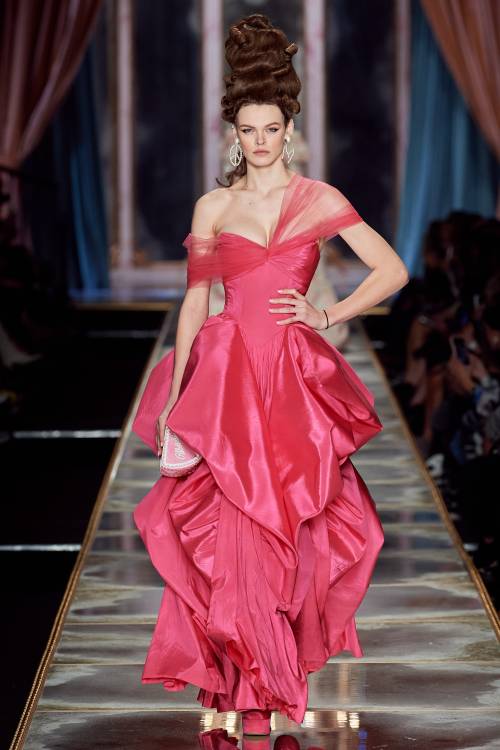 Moschino, fall 2020 RTW(Janniers: The Grand Finale)