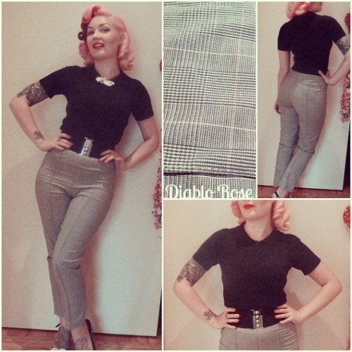 What I wore today! My new @collectifclothing Bonnie Capris and Freddies sweater, I love these trousers!! #collectif #capris #highwaist #pinup #WIWT #OOTD #rockabilly #tattooed #pinkhair