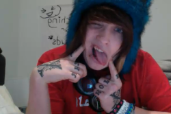 4cidtr1p:  HOW CAN HE PULL A FACE LIKE THIS AND STILL BE ATTRACTIVE DAMMIT