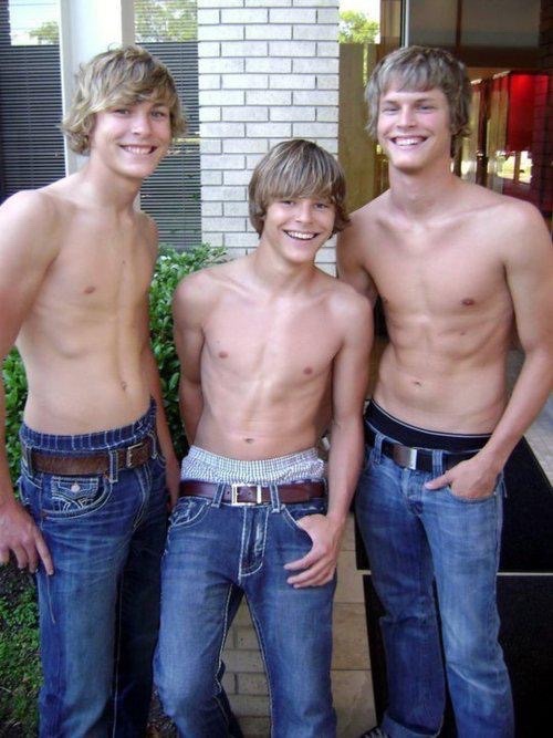 superboyfunworld:  http://superboyfunworld.tumblr.com/