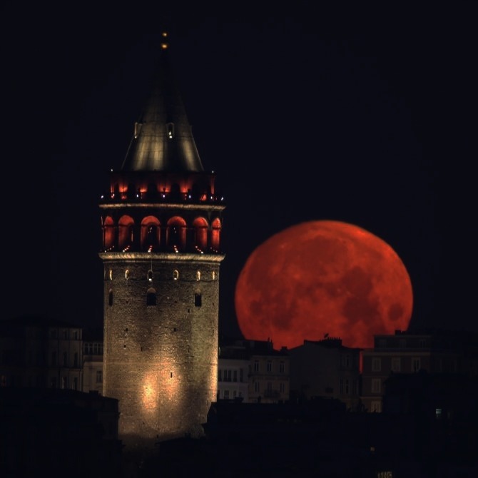 mlnho: the red moon rising over istanbul.