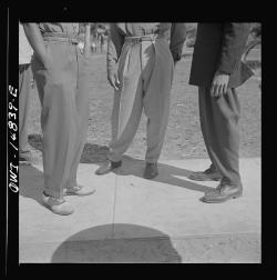 teenagebillofrights:  In 1942 Los Angeles tensions between sailors and Chicano youths exploded in the Zoot Suit Riots. Read the story on our blog:http://teenagefilm.com/archives/archive-fever/zoot-suit-riot/ 