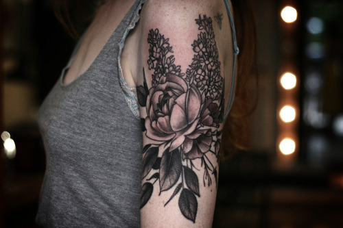 alicecarrier:  thanks so much ellie! rose, california poppies, and lilacs!   botanical tattoo b