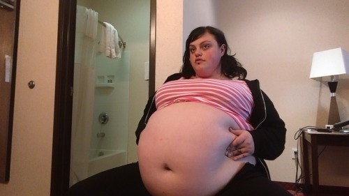 hamgasmicallyfat:I really like wearing pink porn pictures