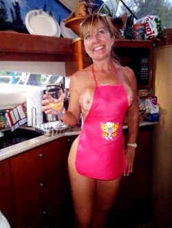 milfcase:  Click here to fuck a local MILF.