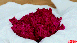 guzhuangheaven:How to make ancient Chinese lip rouge by 李子柒