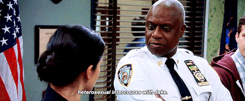 melaniefosho:Holt being an absolute SAVAGE