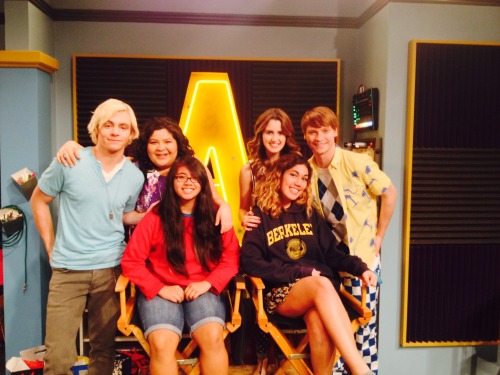 piemastersmiles: Today was AMAZING! The cast is so funny and sweet and just AMAZING!!! The episode w