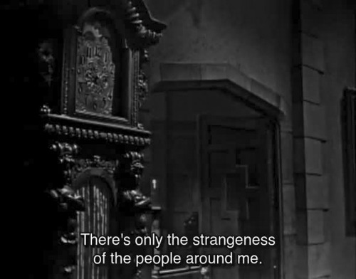 danskjavlarna: “There’s only the strangeness of the people around me.“  From Dark Shadows epis
