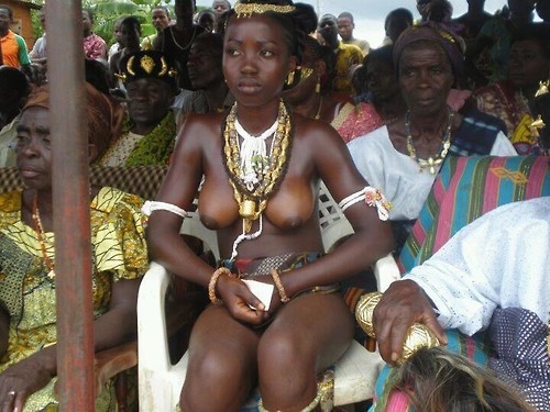 blackpussieson:  Perfect Ebony Body or Not? here