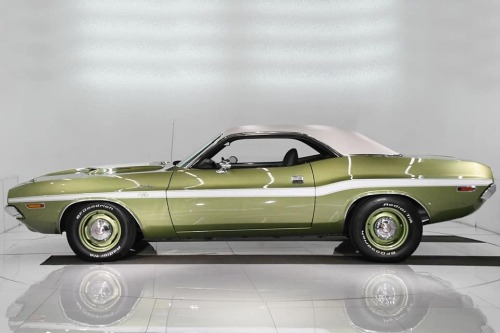 jacdurac: Beautiful 1970 Dodge Challenger …  383 Magnum  4spd