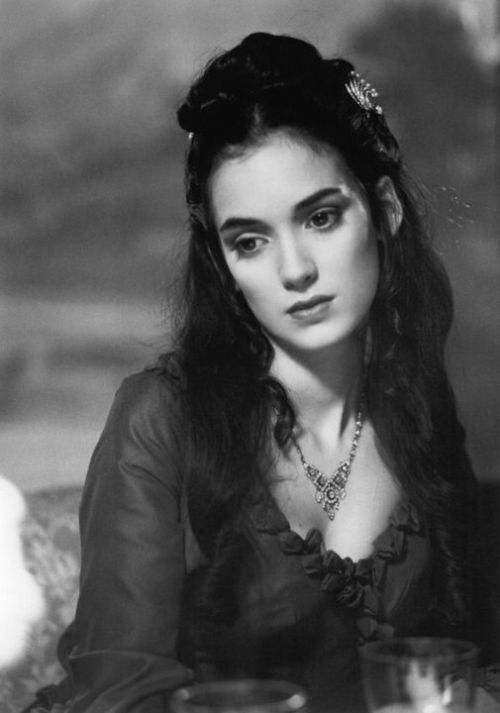 Porn Pics Winona Ryder in Bram Stoker’s Dracula