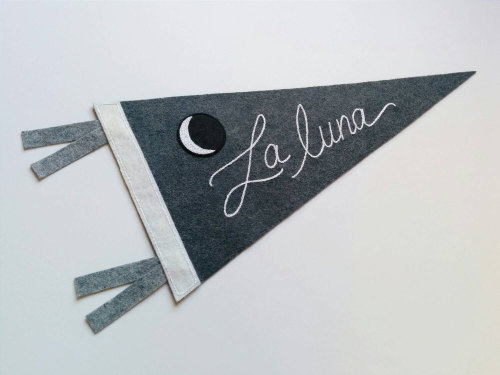 sosuperawesome:  Patches and banners by eradura on Etsy • So Super Awesome is also on Facebook, Twitter and Pinterest • 