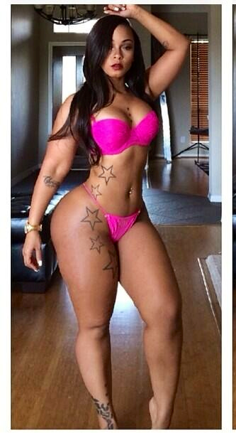 thickazzgurlz:  Thickazzgurlz  Mercedes Morr and the mean side shot. damn.