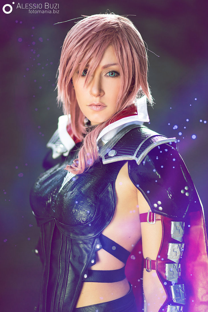 hotcosplaychicks: Lightning Farron by TammYTA   Your Donations help us grow and go