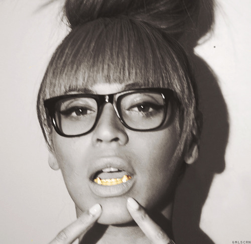 iamdahrealrenzo:  gotmelookingsocrazyrightnow: ‘Gold everything. Gold ass chain, gold ass rings, gold ass fangs.’   ! FMOT: @ObeyyMe_RenzoooIG: iAmDahRealRenzoKik: iAmMe_Renzo