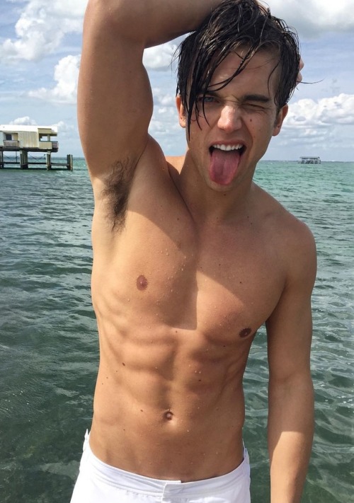 celebpits: River Viiperi Thanks!