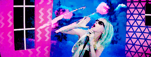 hayley-wiliams:  Gonna take you down and laugh when you cry
