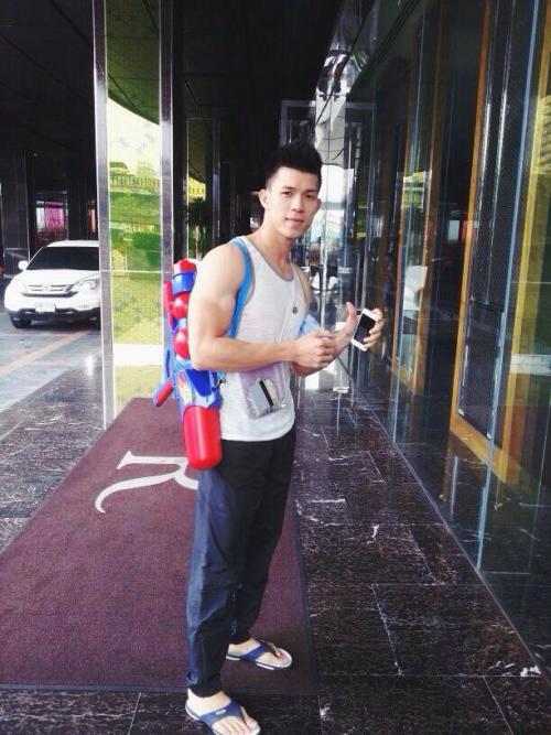 vsians:  http://instagram.com/trungtahoang 
