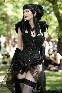 victorian-goth:  Victorian goth http://victorian-goth.tumblr.com/