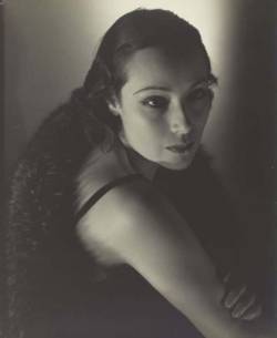 Dolores Del Riohttps://Painted-Face.com/