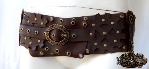 skypiratecreations:  Steampunk Multifunction Pocket Utility Leather Belt 