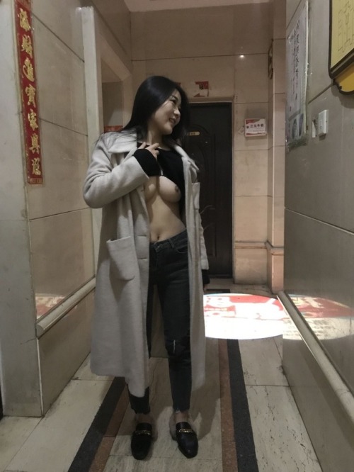 sexking55: 接露出露脸投稿，有兴趣加1160796781,可是视频打码转发有惊喜