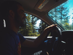 manofsteelinsideher:  one hand on the steering wheel, other on her inner thigh 