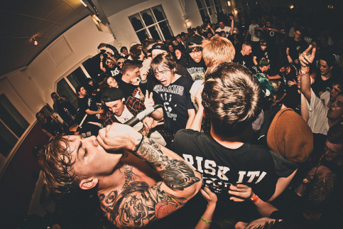 edmasonphoto:  Trapped Under Ice on Flickr. 