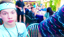 magcons:   iconsmagcon:  cam-dallas:  the boys passing jc’s camera around while